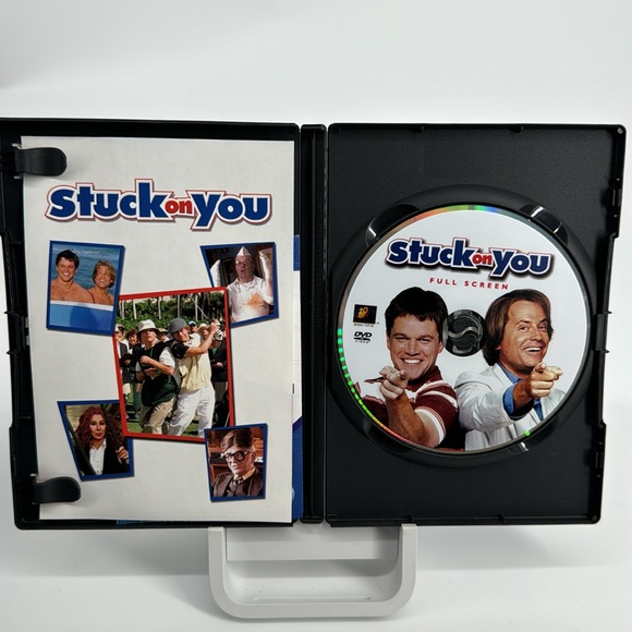 Stuck On You. Matt Damon. Greg Kinnear. - Picture 4 of 4
